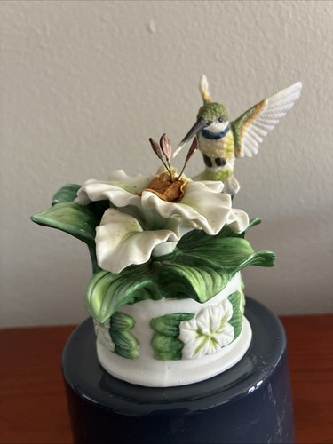Vintage porcelain music box - porcelain,